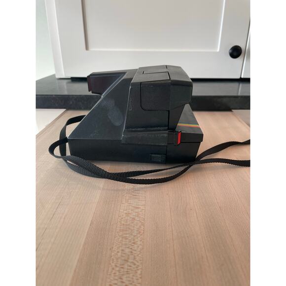 Polaroid OneStep 600 Black Instant Camera - Picture 5 of 10